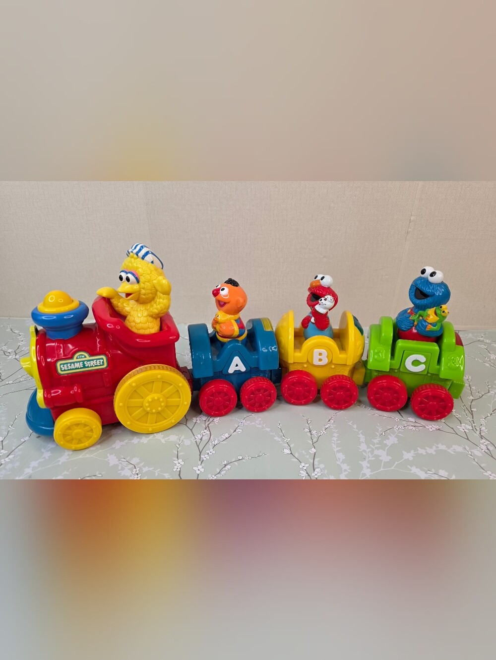 Sesame Street Teach And Go Train
